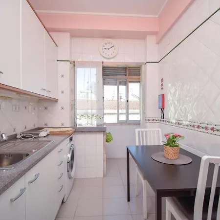 Cozy And Family Apartment Lisbona Esterno foto